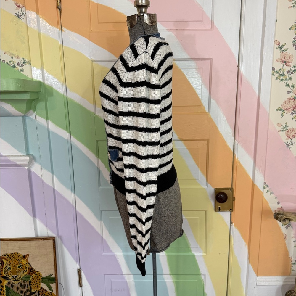 Laundry by Shelli Segal Striped Crop Cardigan Denim Trim Gold Crest Buttons~M ๐๐ - Picture 5 of 9